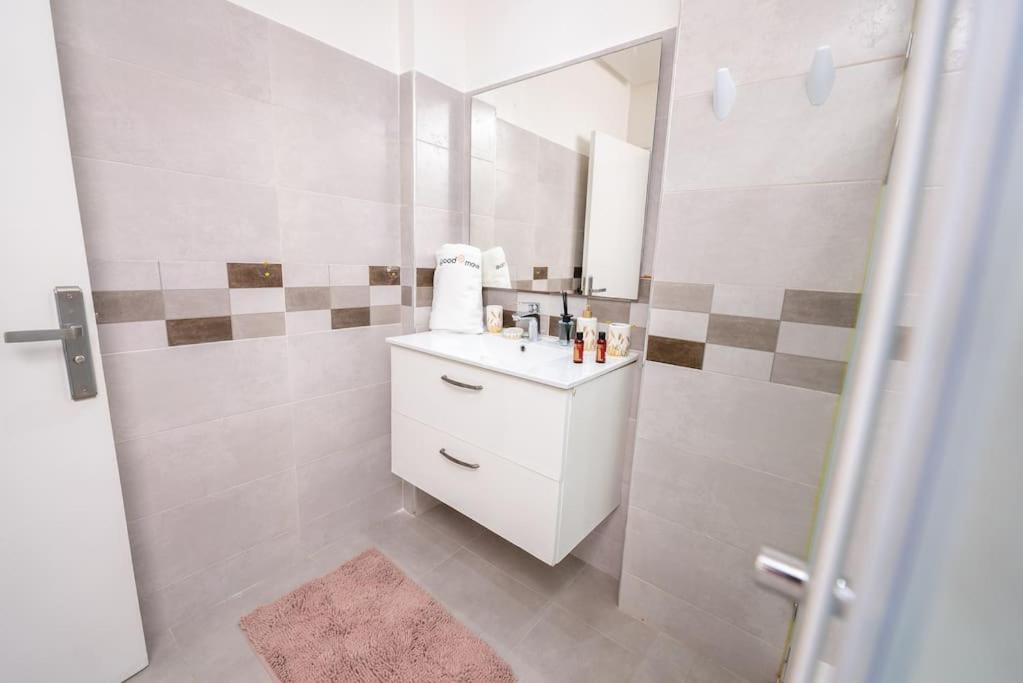 Tradition Meets Modern: 2Br Flat In Rabat Hassan Exterior photo