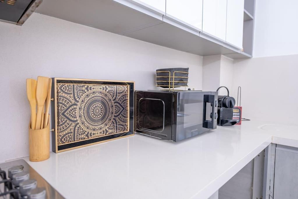 Tradition Meets Modern: 2Br Flat In Rabat Hassan Exterior photo
